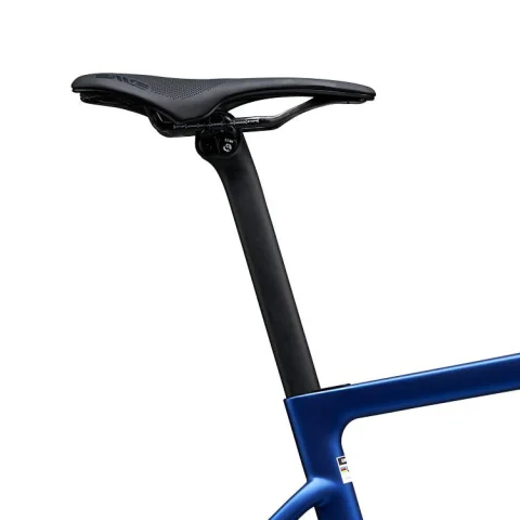 ENVE-MY24-Melee_blue_frame_01_e31e1fe4-aaaa-48eb-81d4-993b39ba0d10